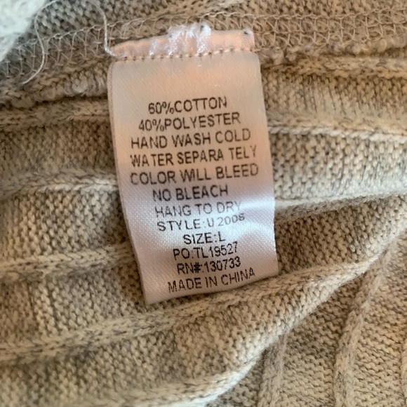 Umgee Peek-a-boo Shoulder Sweater Women’s L Taupe Gray Cable A-line Preloved - Picture 9 of 9
